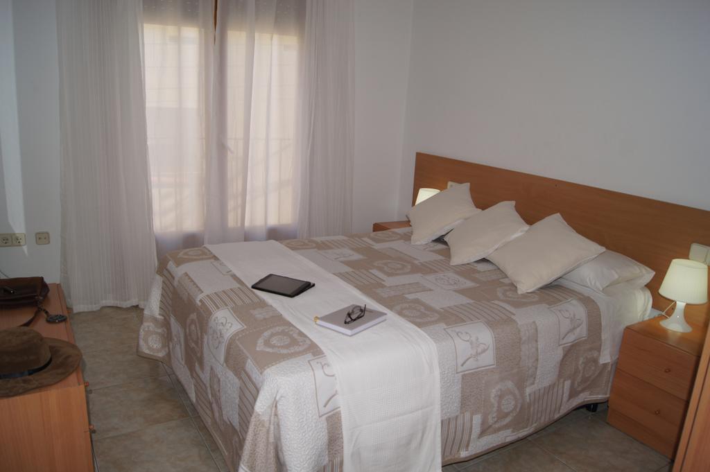 Barceloneta Upartments Apartment ฟิกวยเรส ภายนอก รูปภาพ