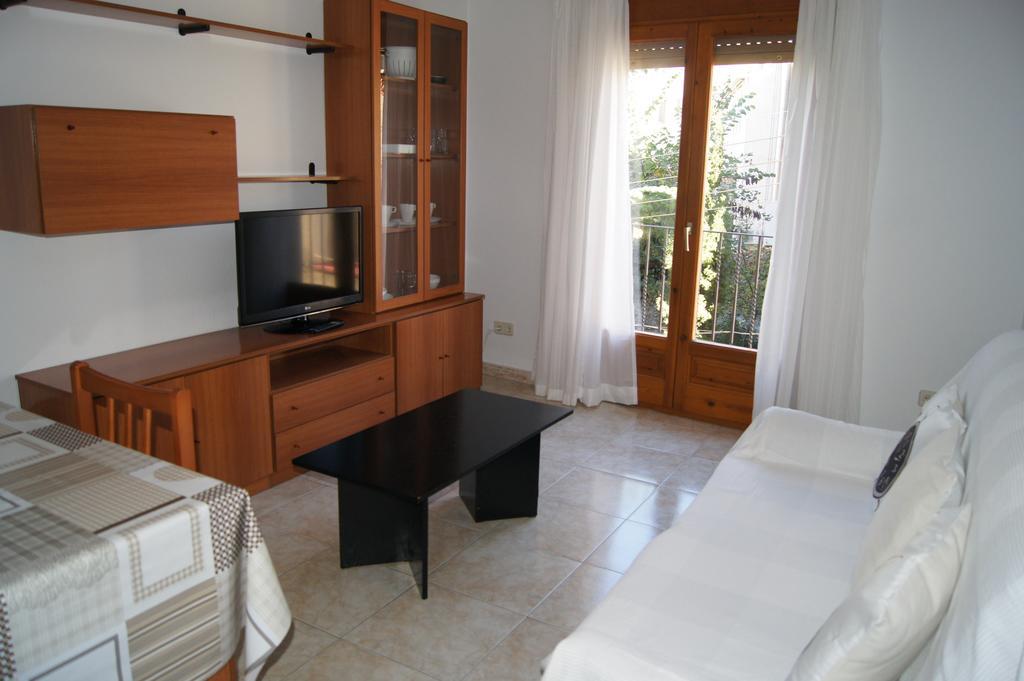 Barceloneta Upartments Apartment ฟิกวยเรส ภายนอก รูปภาพ