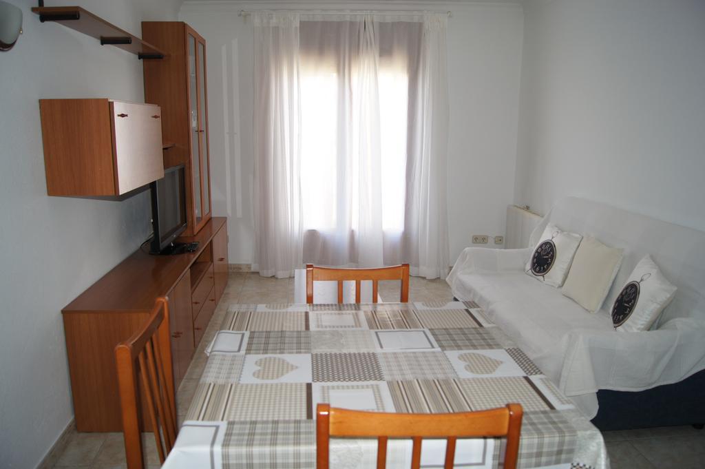 Barceloneta Upartments Apartment ฟิกวยเรส ภายนอก รูปภาพ