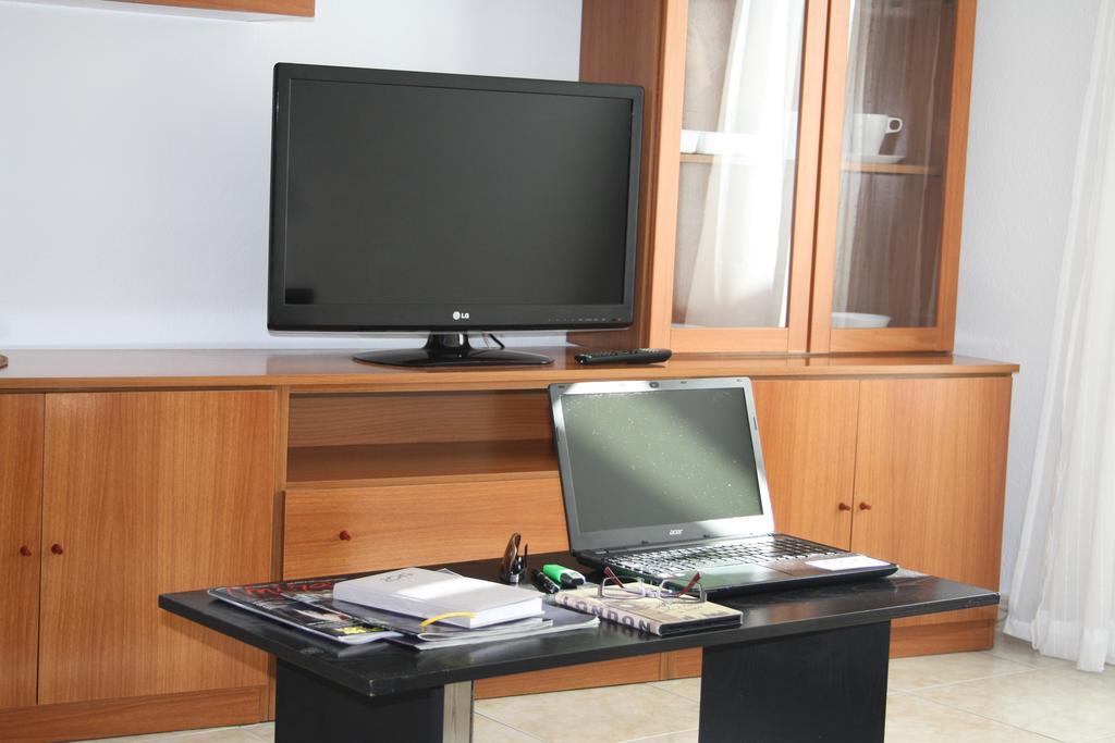 Barceloneta Upartments Apartment ฟิกวยเรส ภายนอก รูปภาพ